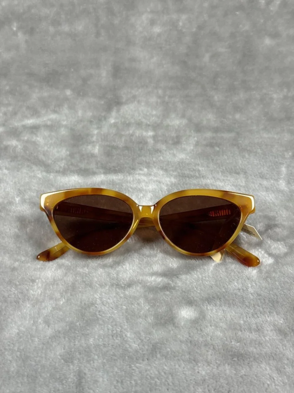 Velvet Canyon Beat Generation Amber Tortoise Sunglasses With UV400 Lenses & Case - Picture 3 of 6